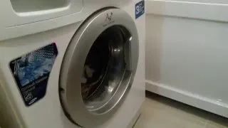 Гледайте видео как за почистване на филтъра на перална машина Indesit безплатно