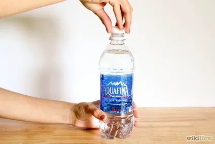Як відкрити пляшку води