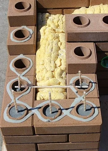 Mașina pentru producerea de lego cărămizi cu mâinile lor