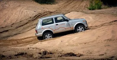 Összehasonlítás kis SUV (lada 4x4 városi és suzuki jimny)