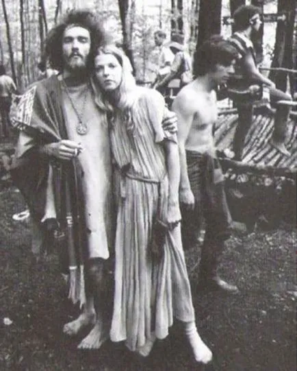 Stílusú ruhákat és a hippi kiegészítők