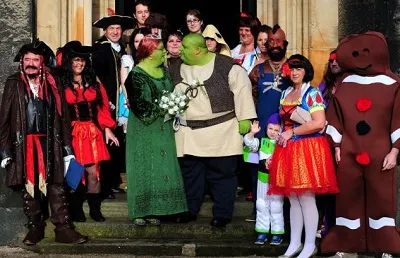 Shrek nunta în stil bate joc de tradiție sau de spontaneitate luminoase