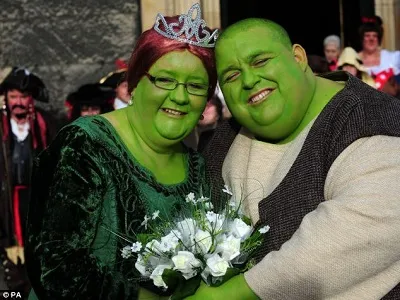 Shrek nunta în stil bate joc de tradiție sau de spontaneitate luminoase