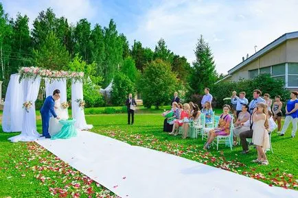 Esküvői kulcsrakész Jekatyerinburgban