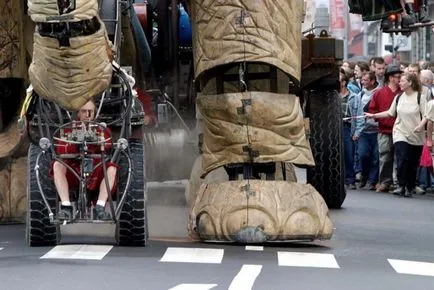 Street Theatre Royal de luxe óriás bábok, utazás a világ