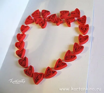 Valentine inimile dantelă de hârtie cu mâinile lor în tehnica quilling