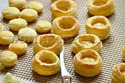 Vol-au-vent foetaj cu carne de pui si ciuperci - reteta cu fotografii