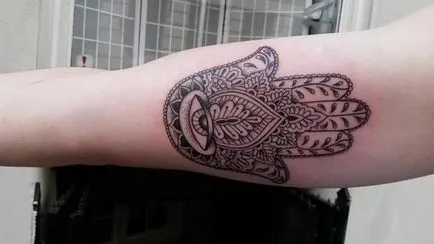 Hamsa „- tetoválás jelentéssel