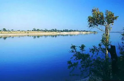 Zambezi (folyó Afrikában), amely származik, és ahol áramlik Zambezi forrás, hossz, s helyét a térképen