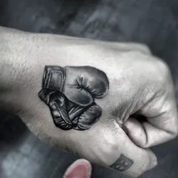 Jelentés tetoválás bokszkesztyű, fotók, vázlatok