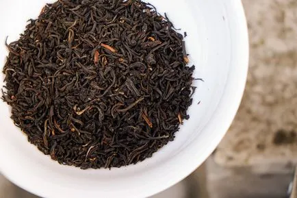 Ceaiul Assam este proprietăți utile și reguli de fabricare a berii