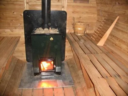 sauna de fum cu mâinile lor