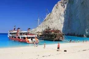 Bay navagio- чар на плажовете на Закинтос