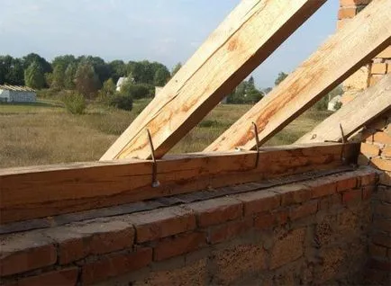 Чим і як кріпити крокви до мауерлату, можливі способи кріплення і установка балок перекриття, (кріплення) Чим і як кріпити крокви до мауерлату, можливі способи кріплення і установка балок перекриття,