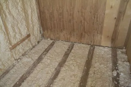 Топлото етаж, който е най-подходящ материал за частен дом, изчисляване на дебелината на изолацията за подове