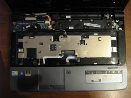 Cipő notebook hűtőrendszer és cseréje thermopaste a példa Acer Aspire 7738g