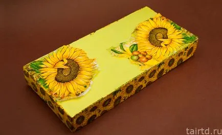 Декупаж картонної коробки з-під взуття