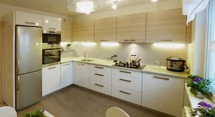 Дизайн кухненски ъгъл (29 снимки) Вътрешно разпределение седем кв. М с хладилник, диван и бар плот
