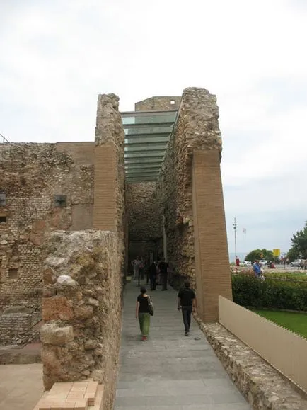 Drumul de la Salou în Tarragona, monumente, atractii amfiteatrul roman, catedrala