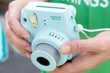 Fényképezőgép FUJIFILM Instax mini 8 szép játék vagy egy új generációs fényképezés