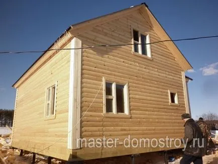 Raportul foto privind construcția casei 8x8 m