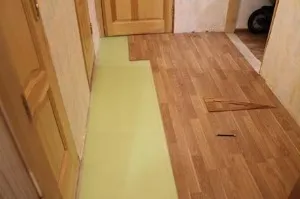 Укладання ламінату в коридорі