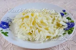 Тушкована капуста з ковбасою, рецепт з фото крок за кроком (рецепт) Тушкована капуста з ковбасою, рецепт з фото крок за кроком