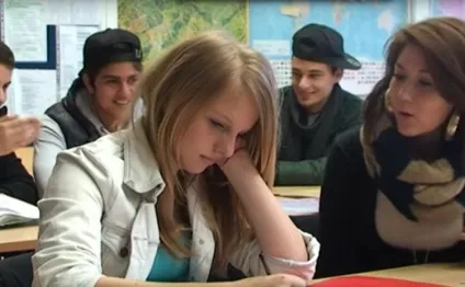 Вчителька не могла дивитися, як знущаються над учнем і придумала це! Adfave (знущаються) Вчителька не могла дивитися, як знущаються над учнем і придумала це! Adfave