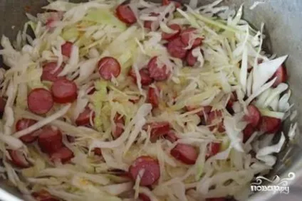 Тушкована капуста з ковбасками - покроковий рецепт з фото на (страви) Тушкована капуста з ковбасками - покроковий рецепт з фото на
