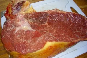 Se prepară diferite feluri de mâncare de carne de cal rețete neobișnuite și delicioase