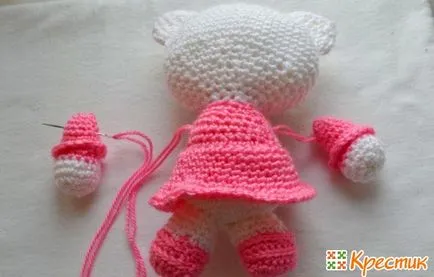 Jucărie Hello Kitty amigurumi în domeniu (schema de tricotat părți ale corpului și de îmbrăcăminte)