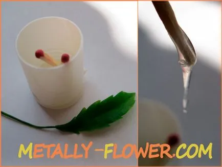 Imitație de rouă pe flori de porțelan rece, floare metally