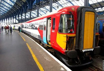 Hogyan lehet eljutni a repülőtérről London Gatwick