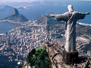 Cum se numește o sculptură falnic peste Rio de Janeiro, a fost fondată în ce an