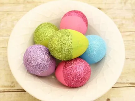 Cum de a colora ouăle de Paște cu mâinile la domiciliu