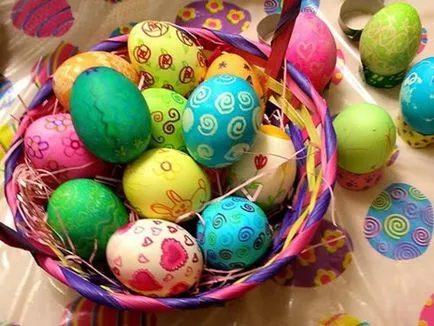 Как да се оцвети яйца за Великден с ръцете си у дома