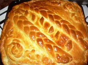 Hogyan kell főzni egy pite csirke és burgonya a lépésről lépésre recept és fotó