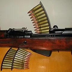У чому різниця, між обоймою і магазином (магазині пристрою подачі) У чому різниця, між обоймою і магазином