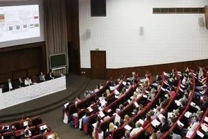 У чому гріти їжу