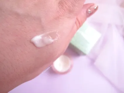 Зволожуючий крем - clinique moisture surge intense, a l i n d i a r y (moisture) Зволожуючий крем - clinique moisture surge intense, a l i n d i a r y