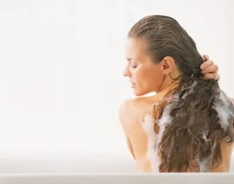 Cum să spele uleiul de păr și de a restabili coafuri de volum