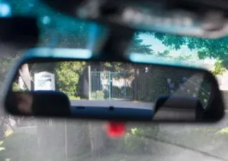 Вибираємо заркало заднього виду в салон автомобіля (заднього виду салон) Вибираємо заркало заднього виду в салон автомобіля