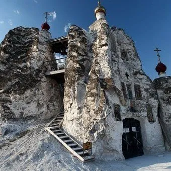 Manastirea rupestra Kostomarov