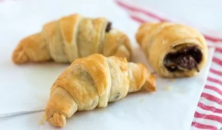 Croissant csokoládé, egyszerű és összetett recept