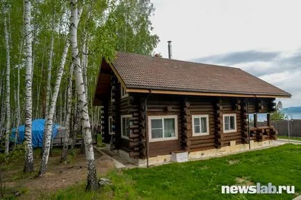 A felhasználók az üzleti „, mint épült exkluzív ház Szibériában