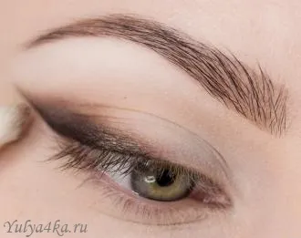 Майстер-клас макіяжу очей (Підведіть нижню повіку) Майстер-клас макіяжу очей