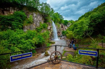 Méz Vízesések Kislovodsk (Karachay-Cserkesz) hogyan lehet eljutni oda autóval