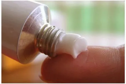 Unguent (gel, crema) de la drojdie la femei - alegerea și tratament