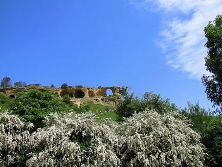 Мед Водопади в Кисловодск, Mount Ring