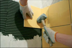 Montarea și instalarea de placi tavan, cu mâinile lor, cum să pună gresie pe tavan